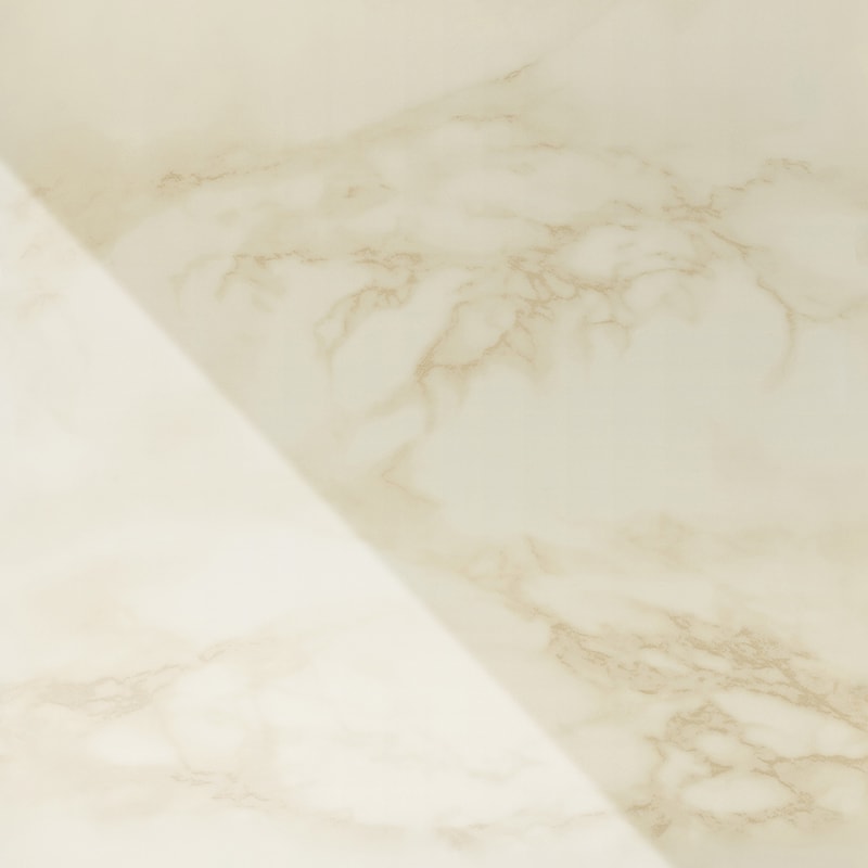 Панель МДФ (імператор білий глянець 652) 2800*1220*18 мм